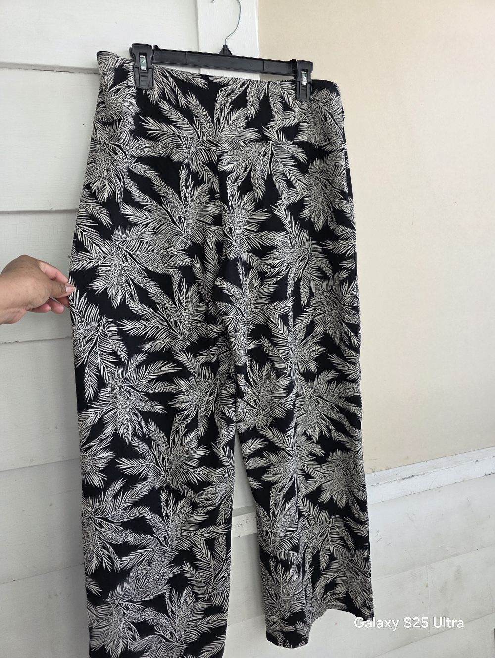 J. Jill Black and White Palm-Print Chinos